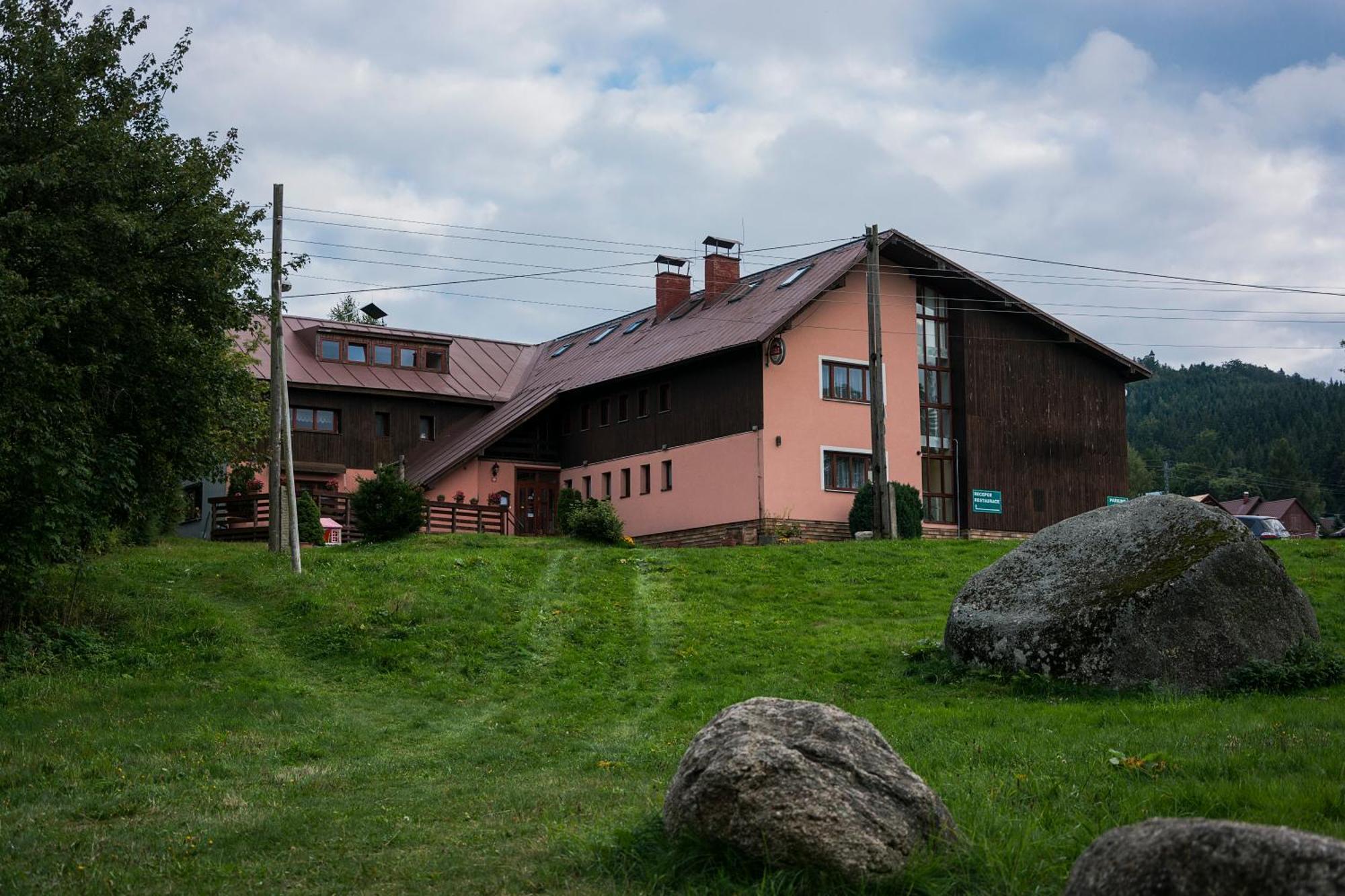 Hacienda Cert Kořenov מראה חיצוני תמונה